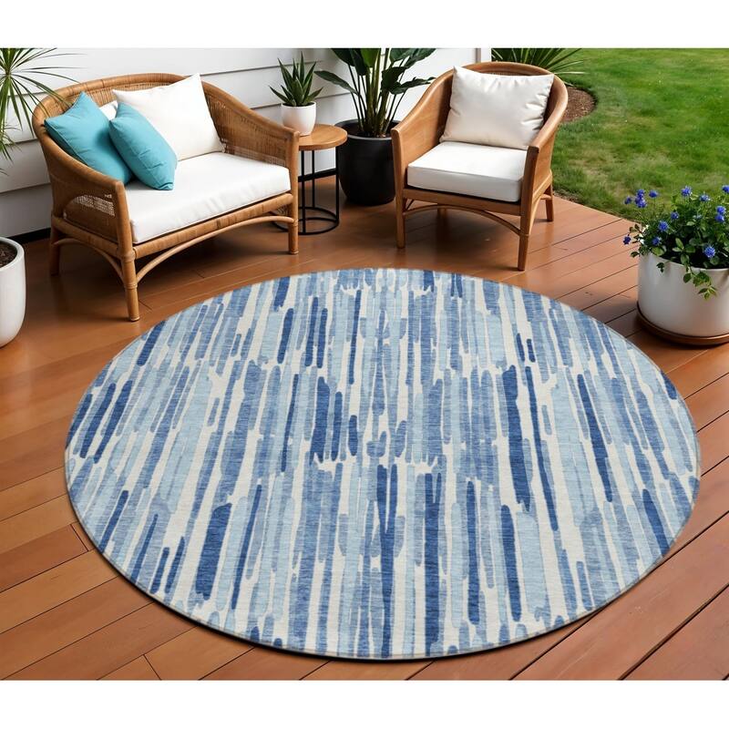HomeRoots Abstract Transitional Rectangle Outdoor Rug - 8' Round