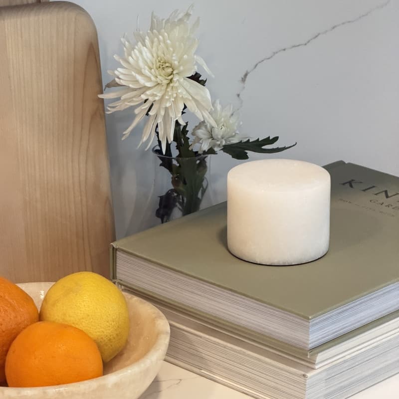 Brightech Rhea 2.3 in. LED Marbled Natural White Alabaster Stone Modern Industrial Battery Powered Bedside Nightstand Desk Lamp