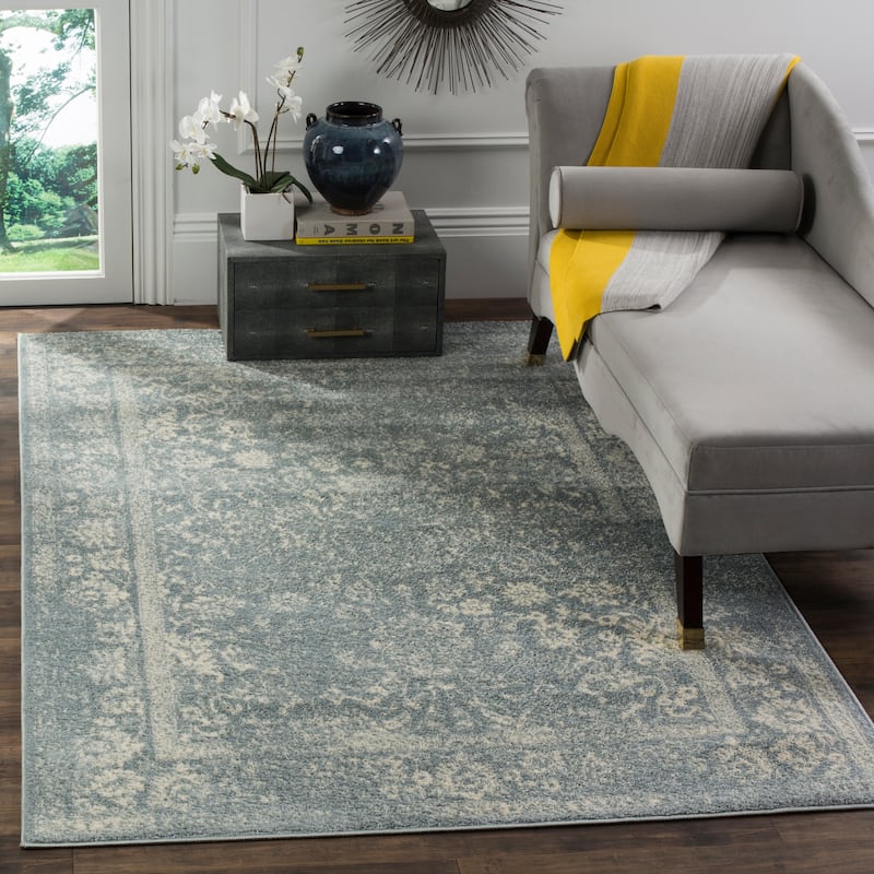SAFAVIEH Adirondack Dakota Rustic Shabby Chic Distressed Rug - 4' x 6' - Slate/Ivory - Rectangle