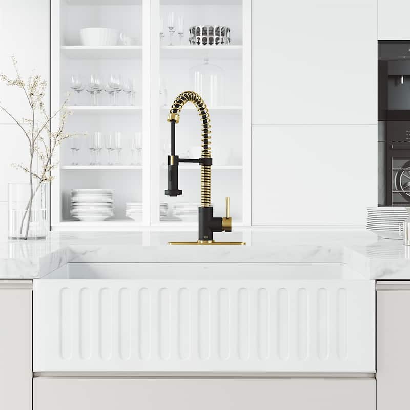 VIGO Edison 19" H Single Handle Pull-Down Sprayer Kitchen Faucet