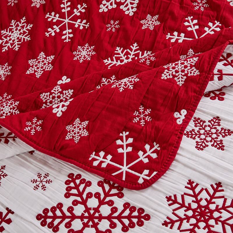 Flok 2 Piece Twin Quilt Set, Red and White Polyester, Snowflake Theme