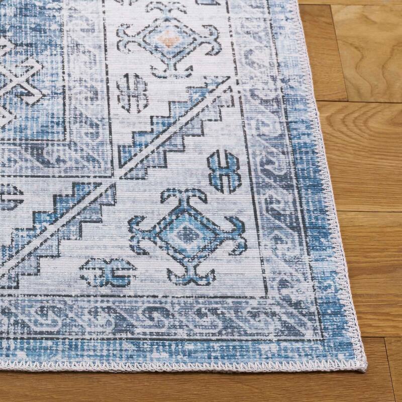 SAFAVIEH Arizona Gwendolen Machine Washable Slip Resistant Rug