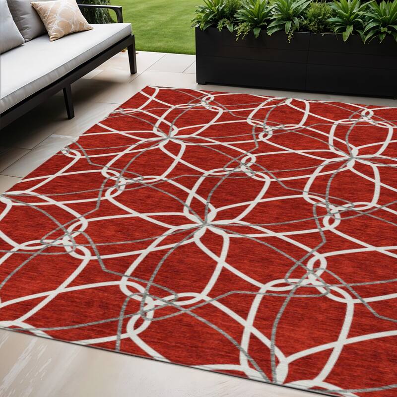HomeRoots Geometric Modern Rectangle Outdoor Rug - 5' X 8'