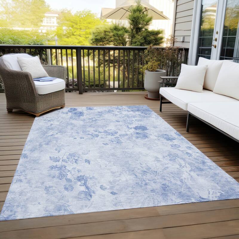 Machine Washable Indoor/ Outdoor Chantille Vanishing Floral Rug