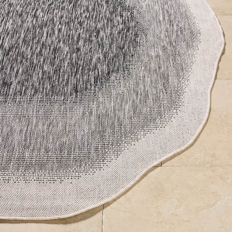 Livabliss Miami Beach Traditional Indoor/Outdoor Area Rug
