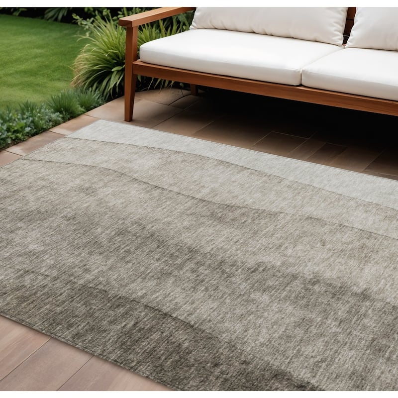 HomeRoots Ombre Transitional Rectangle Outdoor Rug - 8' X 10'