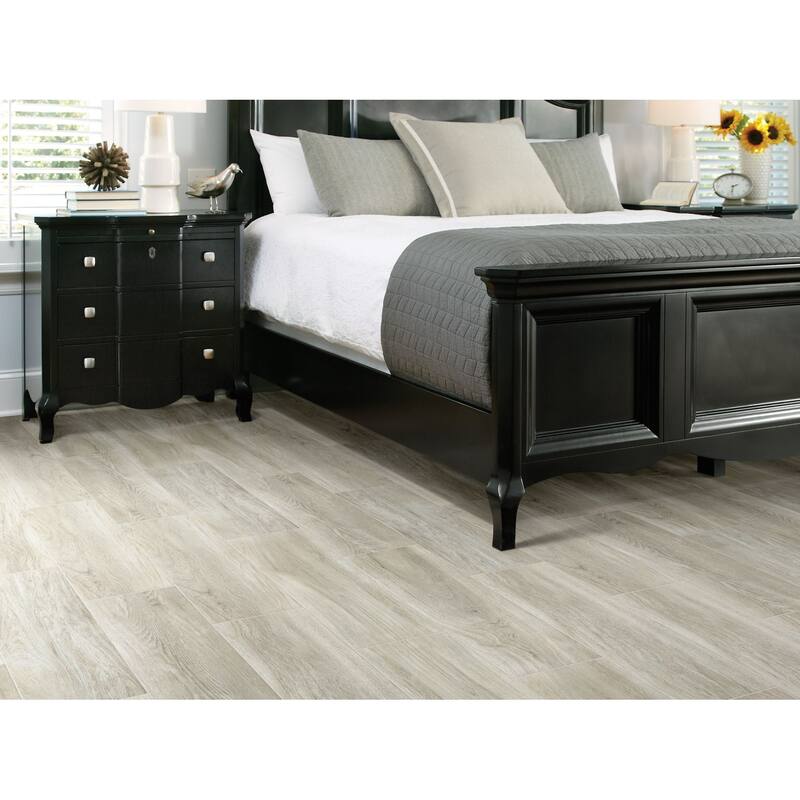 Shaw Valentino - 8" x 32" Rectangle Floor and Wall Tile - Wood Visual
