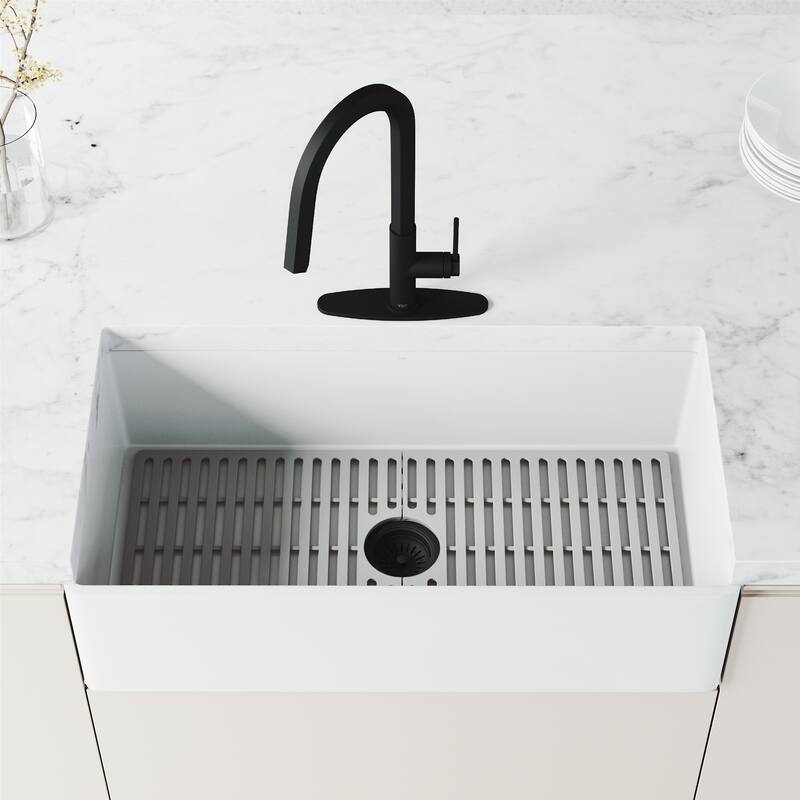 VIGO Hart Hexad 18" H Single Handle Pull-Down Kitchen Faucet