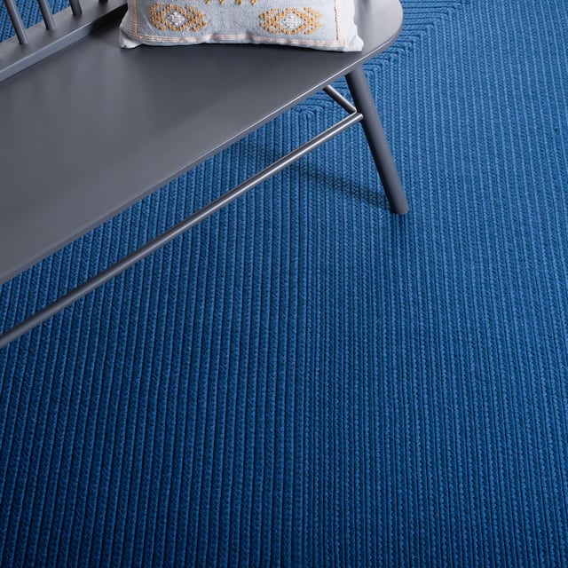 SAFAVIEH Handmade Braided Country Casual Lavada Rug