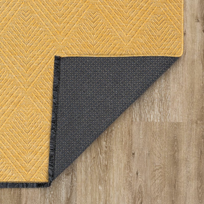 Alameda Solid Color Chevron Machine Washable Indoor Area Rug