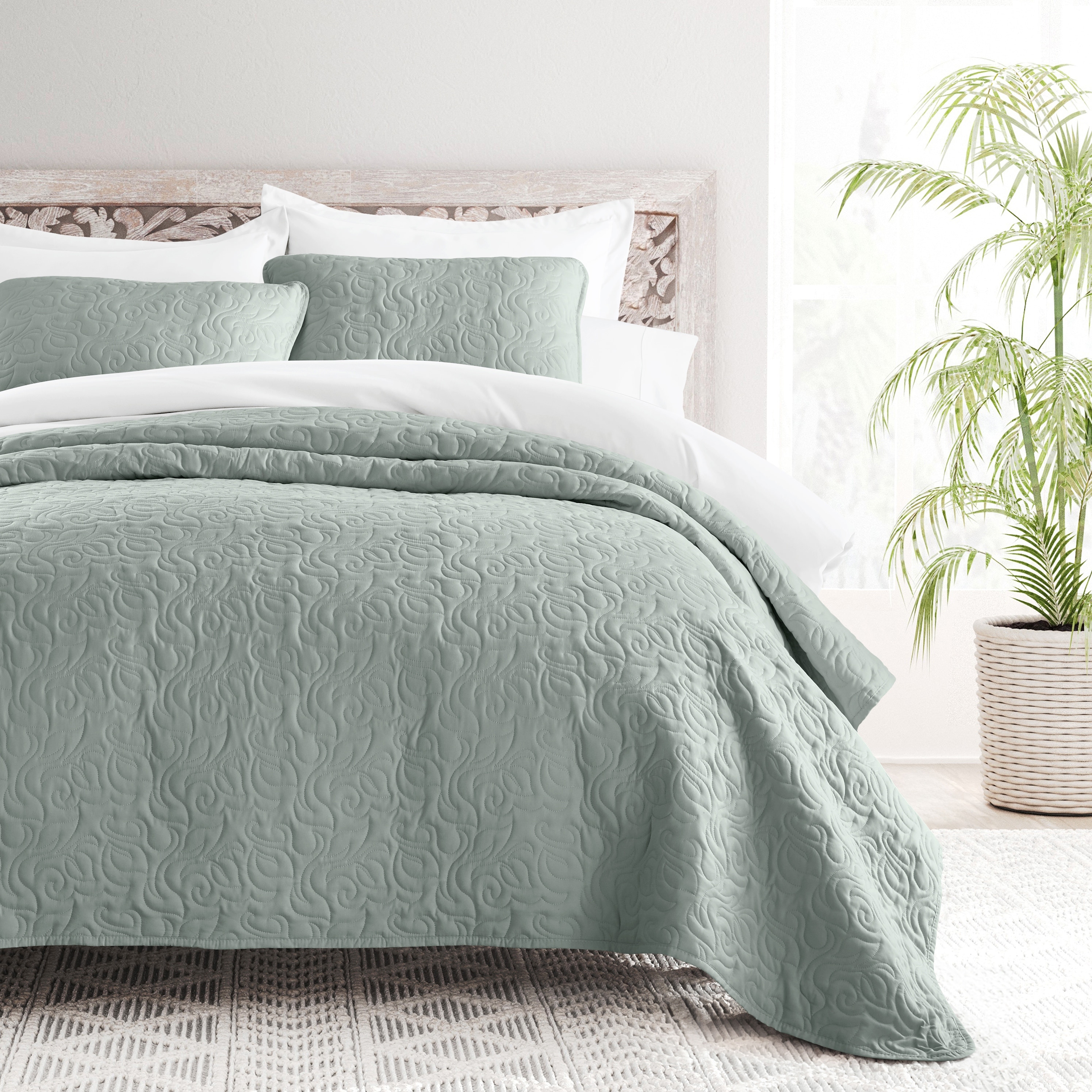Becky Cameron All Season 3 Piece Floral Stitch Quilt Set with Shams