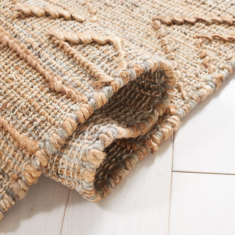 SAFAVIEH Handmade Natural Fiber Endorina Boho Jute Fringe Rug