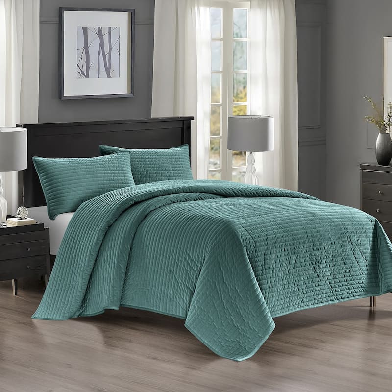 Pointehaven Heavy-Weight Oversized Channel Design Velvet Quilt Sets