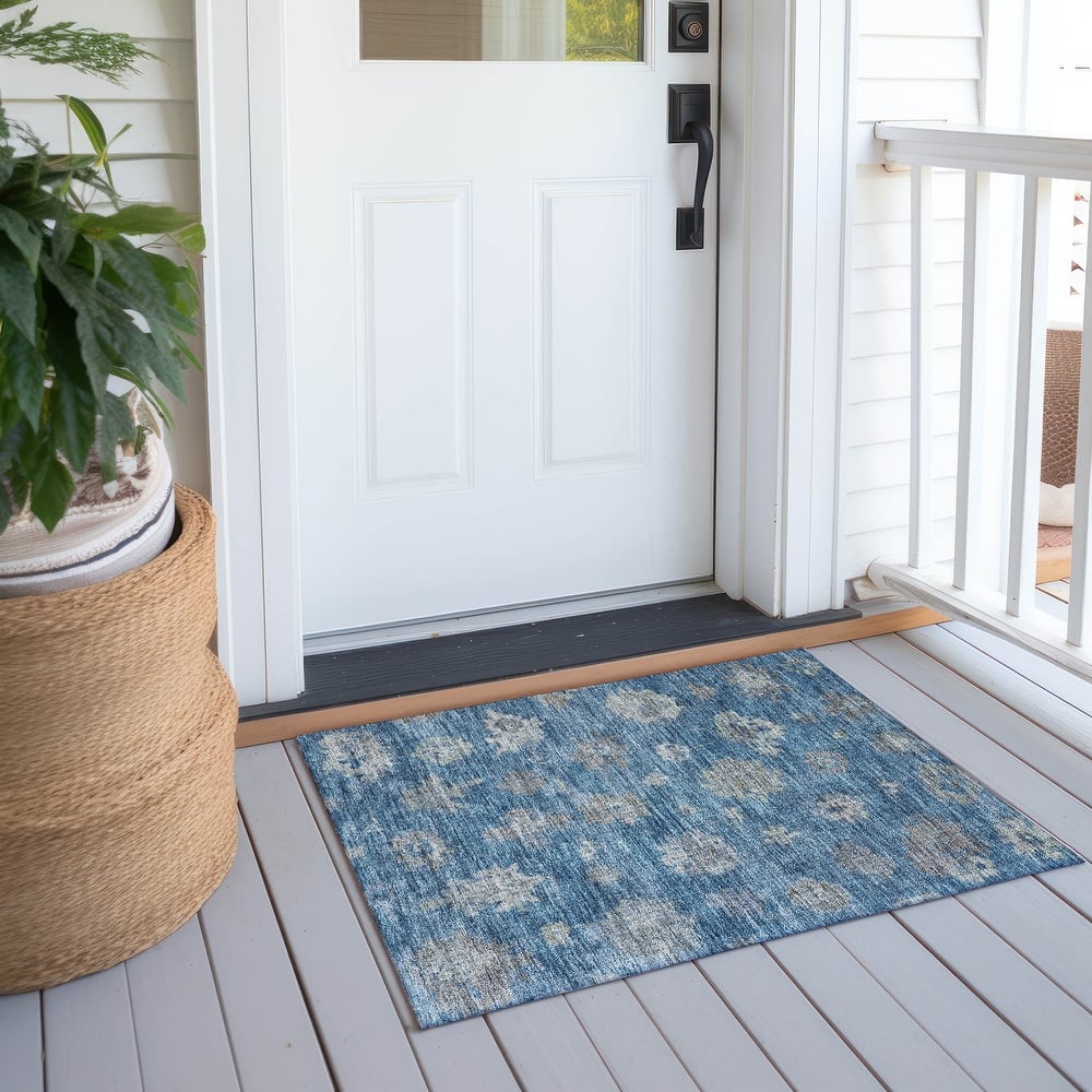 Machine Washable Indoor/ Outdoor Casual Traditional Chantille Rug