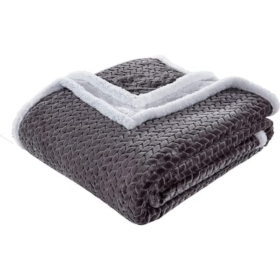 Home Essentials by Décor&More Braided Sherpa Blanket