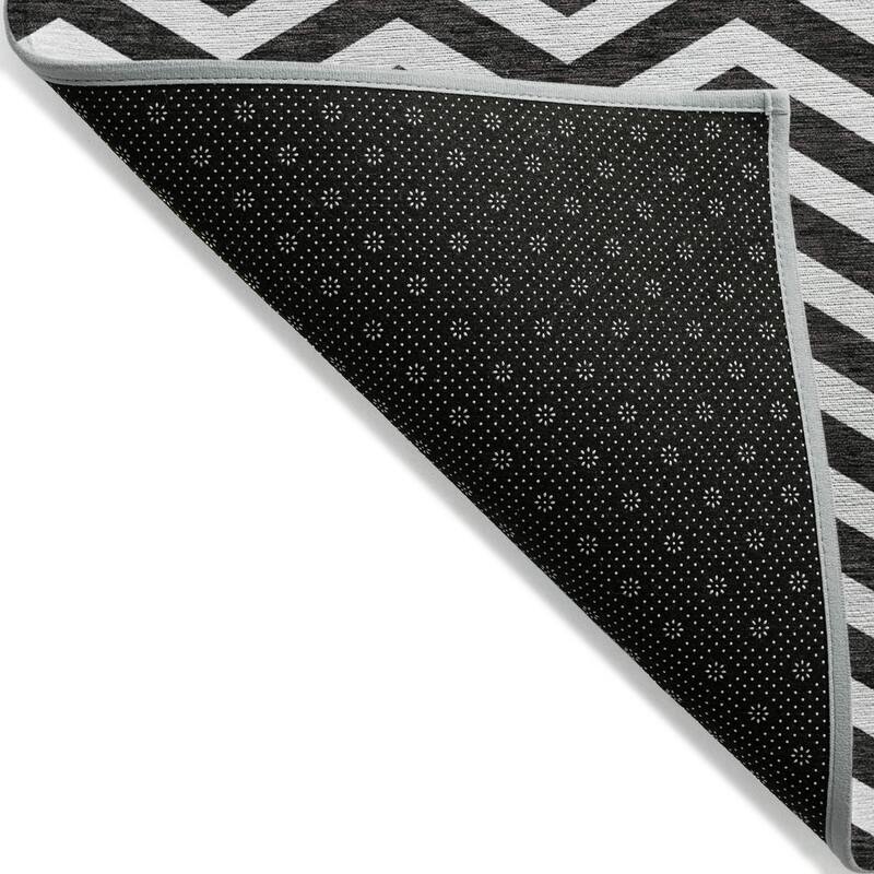 Machine Washable Indoor/ Outdoor Chantille Chevron Stripe Rug