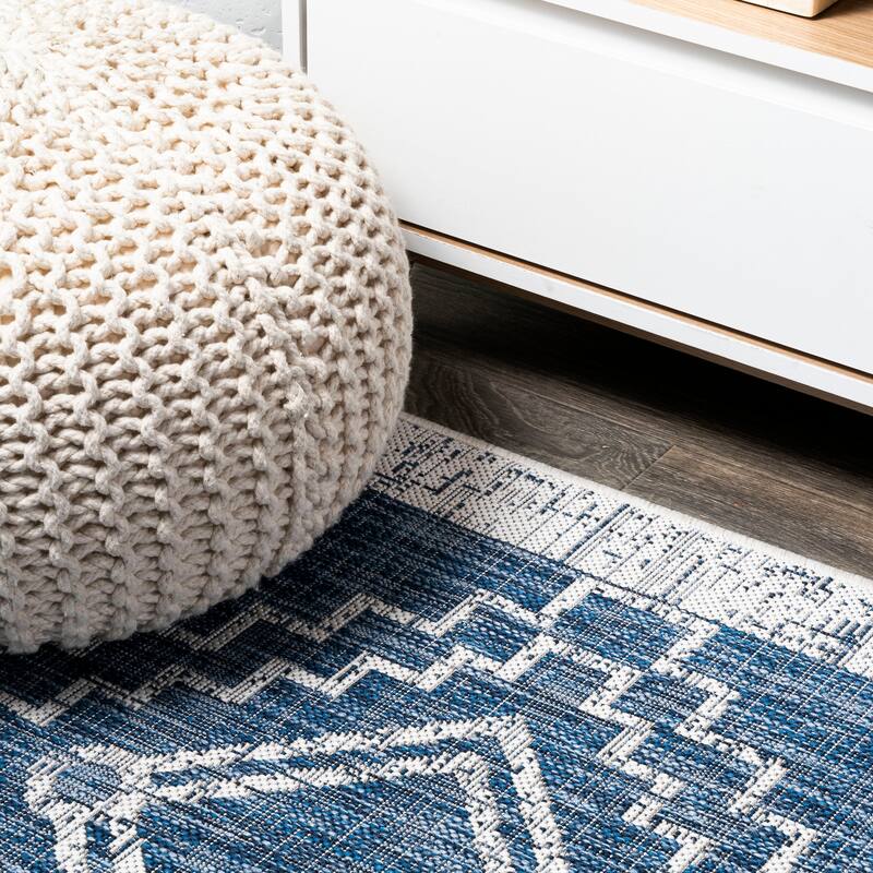 JONATHAN Y Carwa Diamond Tribal Medallion Indoor/Outdoor Area Rug