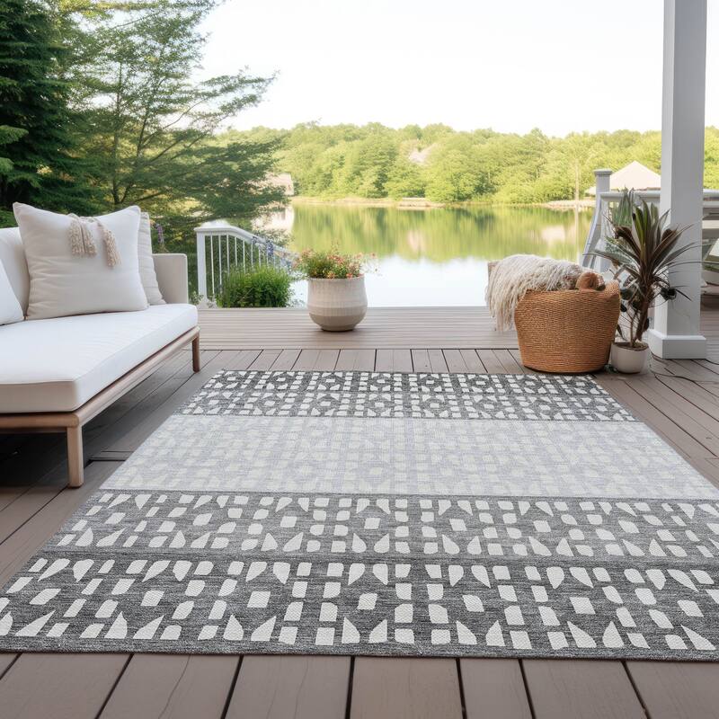 Machine Washable Indoor/ Outdoor Stripe Geo Chantille Rug