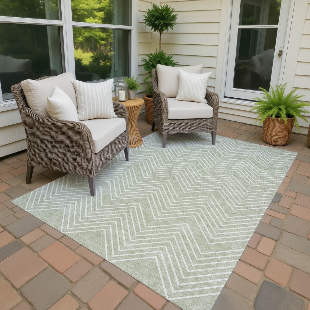Machine Washable Indoor/ Outdoor Modern Chevron Chantille Rug