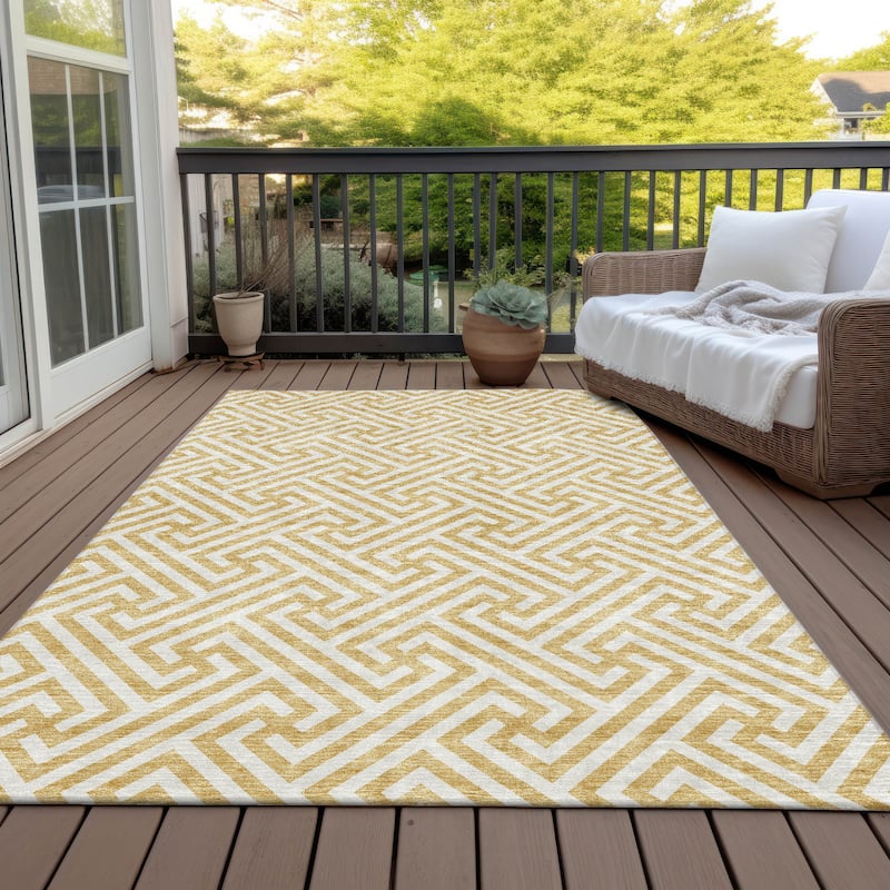 Machine Washable Indoor/ Outdoor Chantille Modern Geo Rug - Gold - 5' x 7'6"