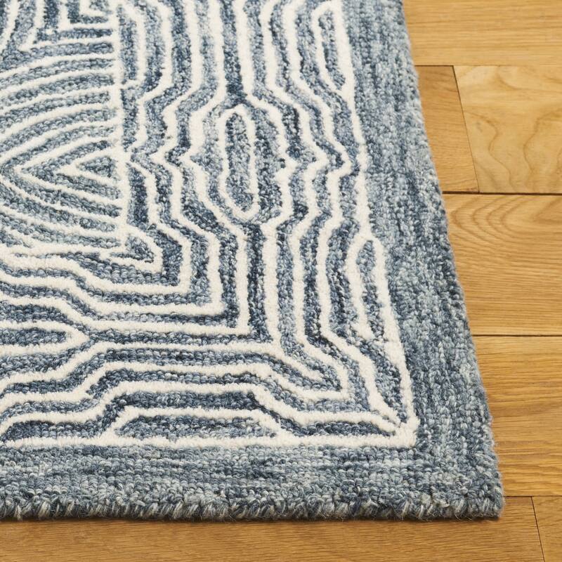 SAFAVIEH Handmade Micro-Loop Marve Transitional Wool Rug