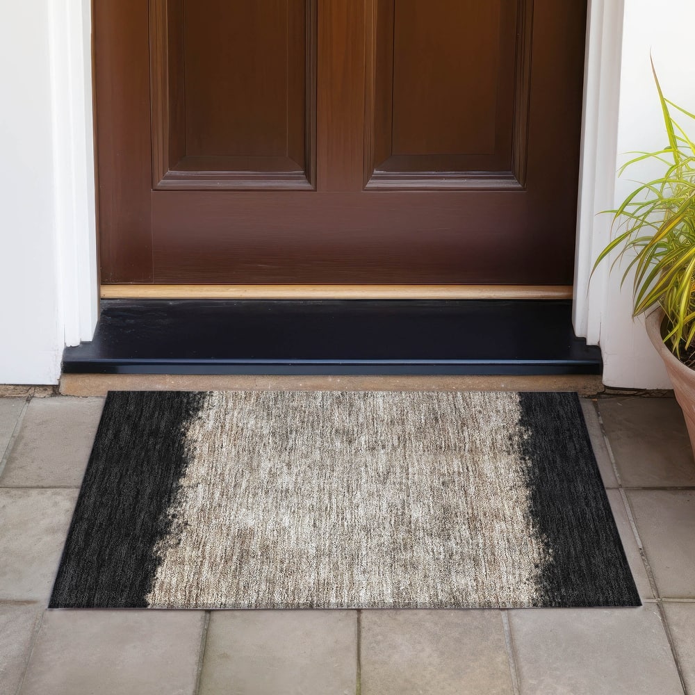 Machine Washable Indoor/Outdoor Border Ombre Chantille Rug