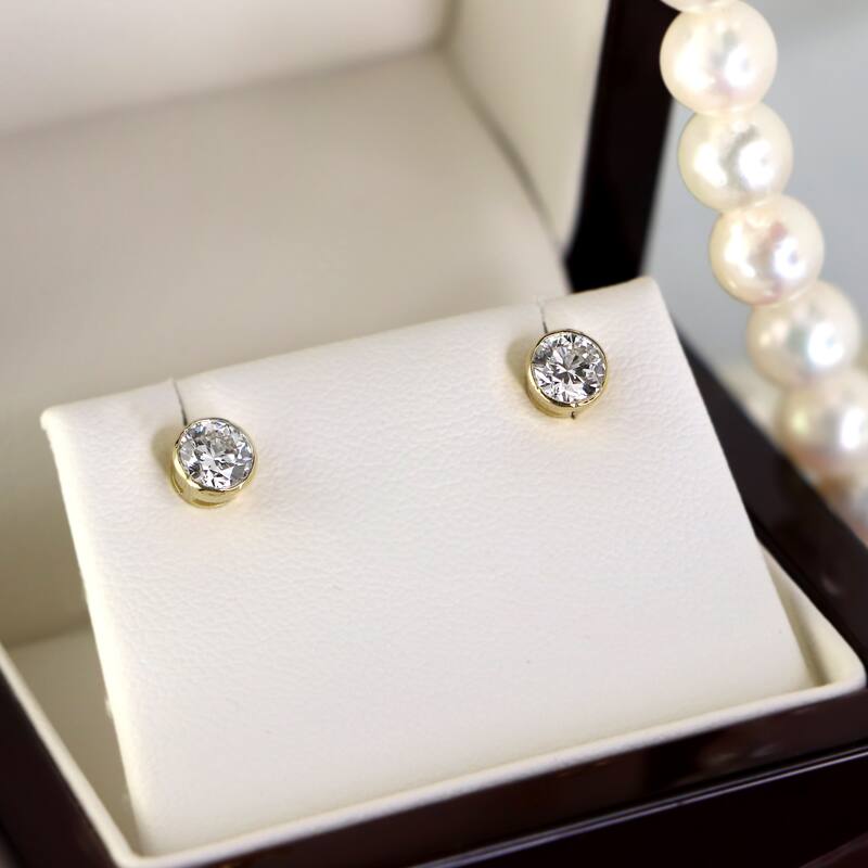 Auriya 18k Gold Bezel-set Diamond Stud Earrings 1ctw GIA Certified
