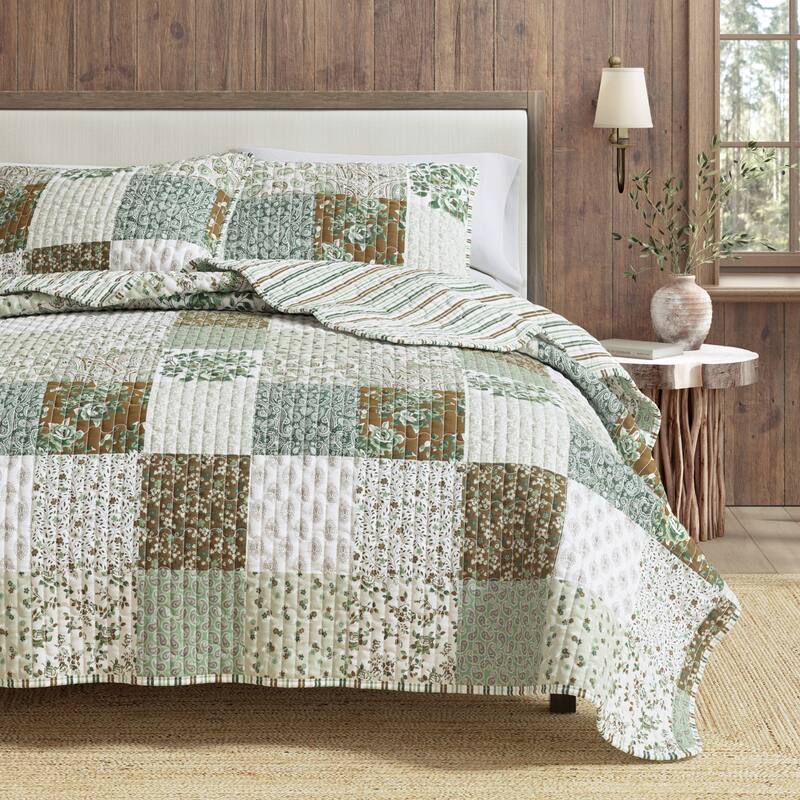 Linery & Co. All Season 3 Piece Floral Stitched Quilt Set with Shams