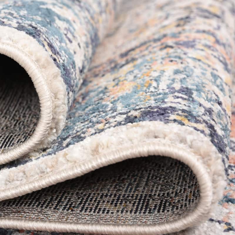 Traditional Nixa Collection Area Rug