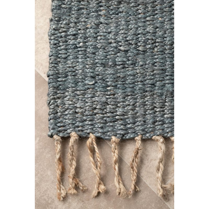 Nuloom Handmade Benavides Tassel Area Rug