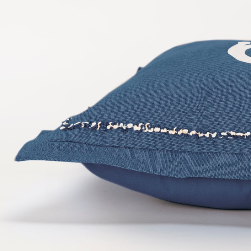 Rizzy Home Traditional Blue Poly Filled Pillow - 14"x20"