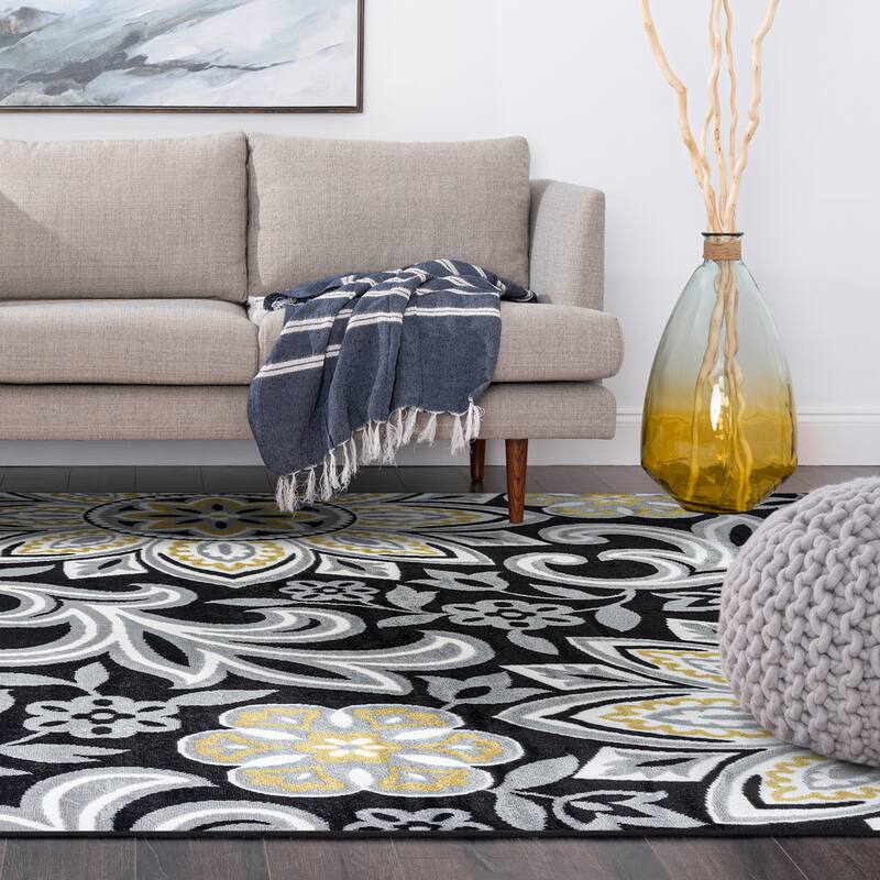 Wyman Bohemian & Eclectic Floral Indoor Area Rug