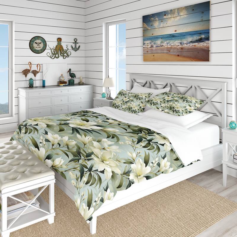 Designart "Bamboo Whispers Tropical Pattern I" White Floral Bedding Set With Shams - Full - Queen