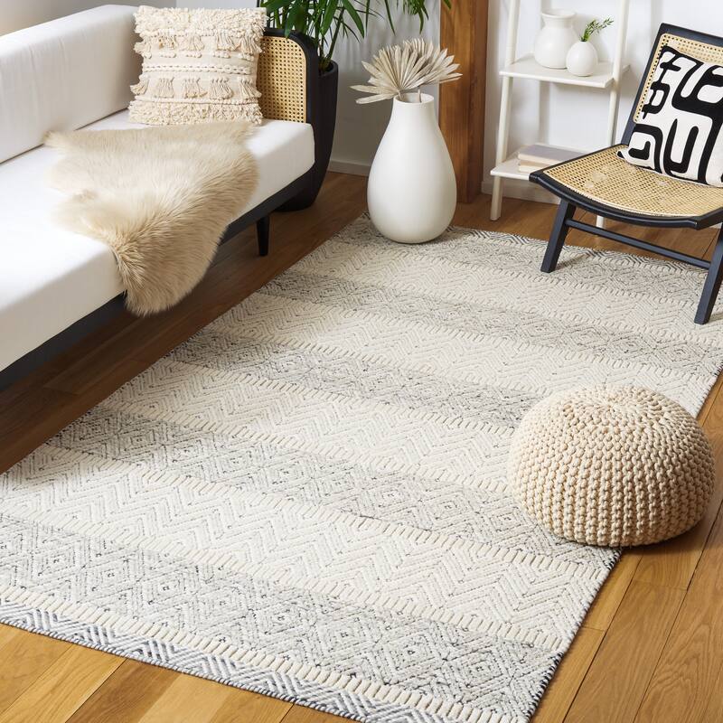 Martha Stewart by SAFAVIEH Handmade Marsona Wool Rug - 4' x 6' - Ivory/Grey