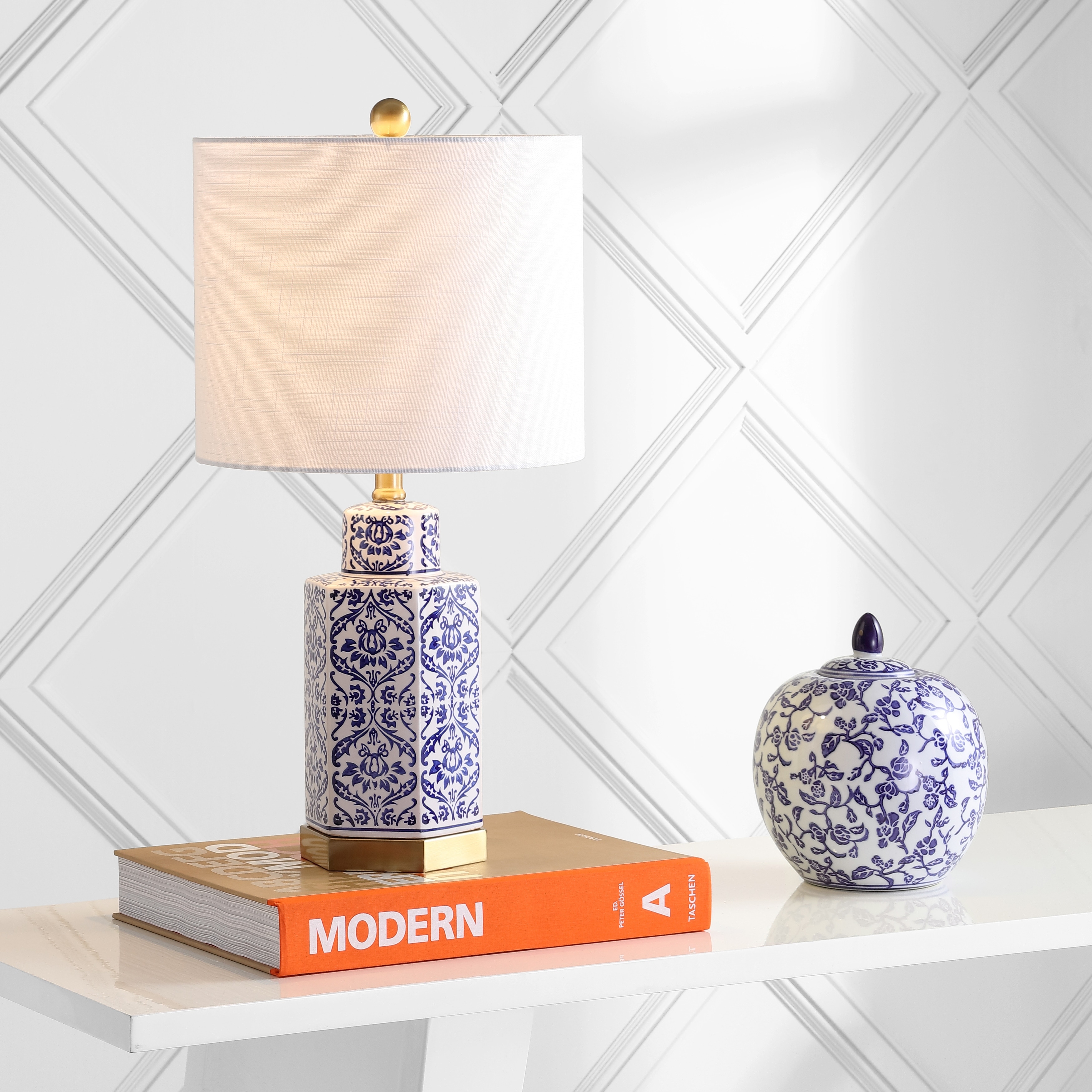 JONATHAN Y Gretchen 23.5" Ginger Jar Ceramic/Metal LED Table Lamp, Blue/White