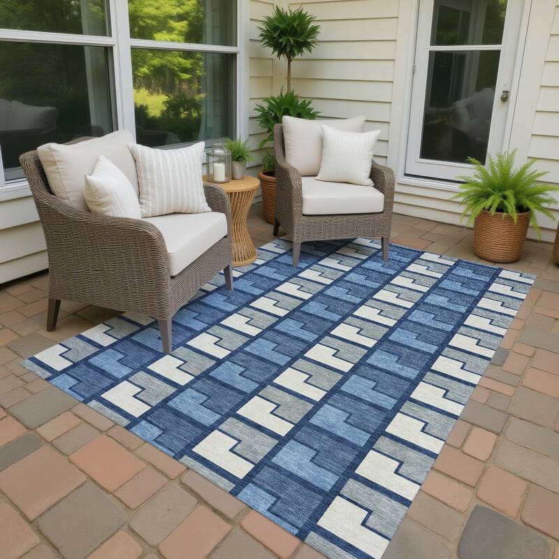 Machine Washable Indoor/ Outdoor Contemporary Kaylee Chantille Rug - Navy - 5' x 7'6"