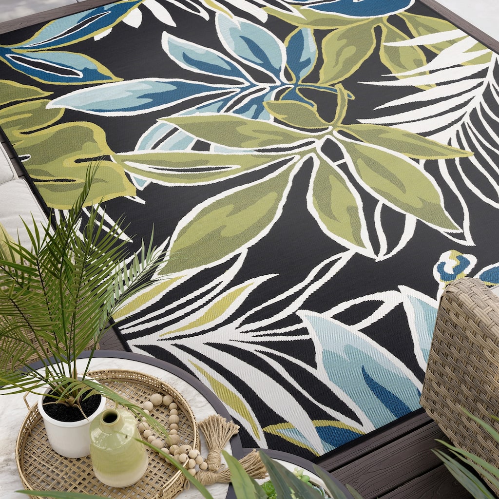 Sizzling Nautical & Coastal Floral & Botanical Indoor/Outdoor Area Rug