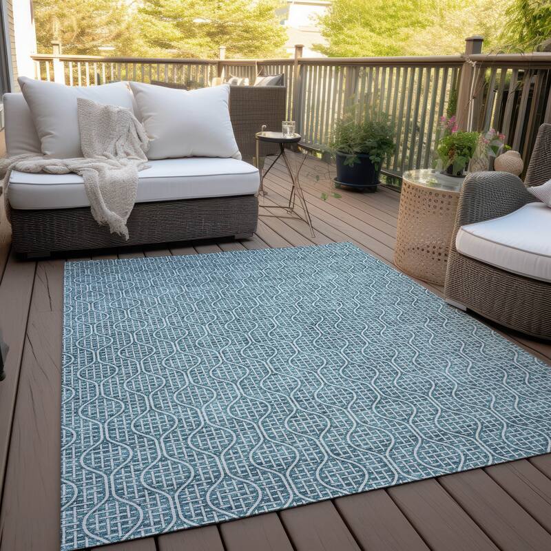 Machine Washable Indoor/ Outdoor Chantille Criss Cross Geo Rug