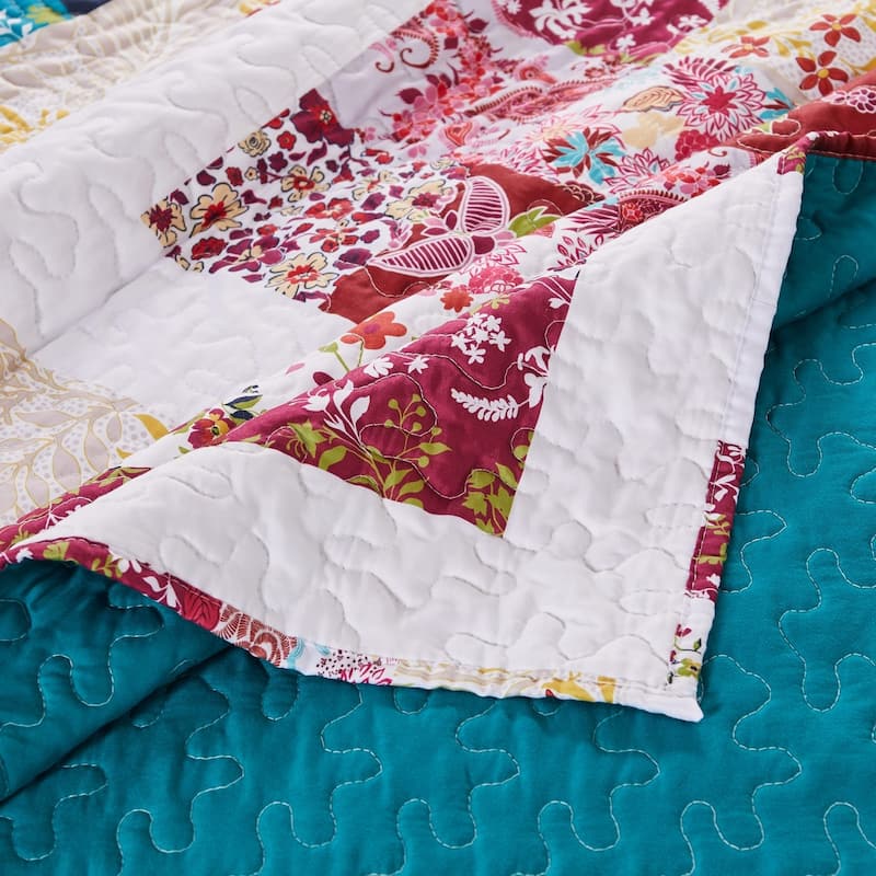 Greenland Home Fashions Harmony Quilted Throw Blanket
