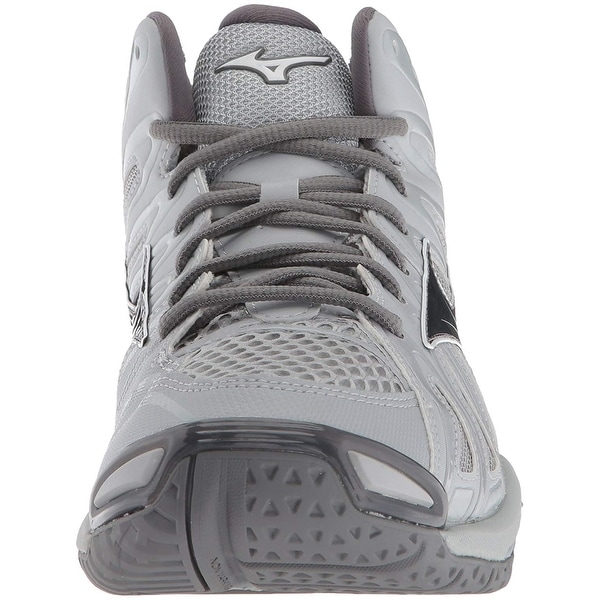 nike vs mizuno volleyball shoes