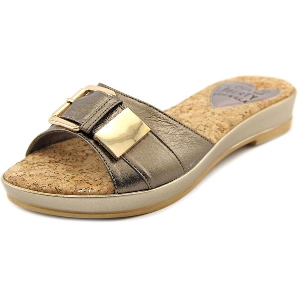 Sales shoemetro com Shoe Metro offers brand name shoes at affordable prices. Huge selection of dress shoes, heels, running shoes, boots, casual shoes, and more for women, men, and kids.
