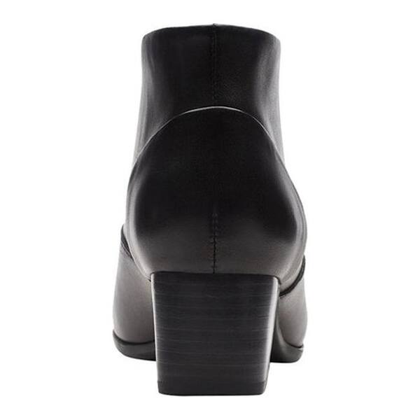 Juguetón Tanzania pasta Clarks Women's Un Damson Tie Chukka Bootie Black Leather - Overstock - 31060119 Juguetón Tanzania pasta Clarks Women's Un Damson Tie Chukka Bootie Black Leather - Overstock - 31060119
