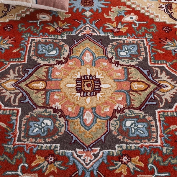Safavieh Heritage Heriz 4 x 4 Red Round Indoor Floral/Botanical Oriental Handcrafted Area Rug Safavieh Heritage Heriz 4 x 4 Red Round Indoor Floral/Botanical Oriental Handcrafted Area Rug