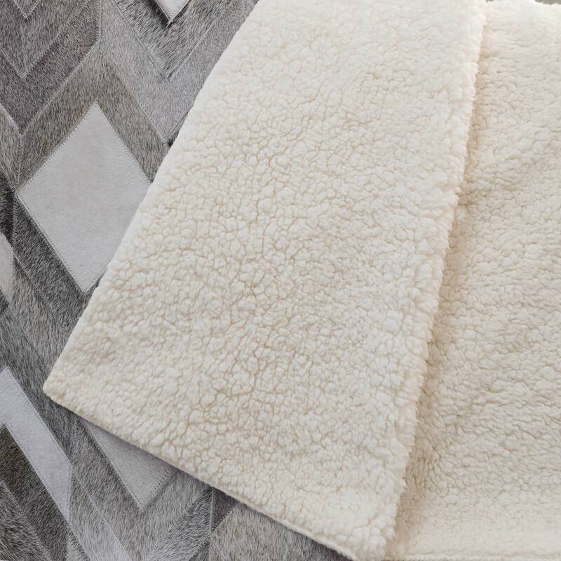 Premium Machine Washable ASB100 Faux Cowhide Sherpa Throw Blanket