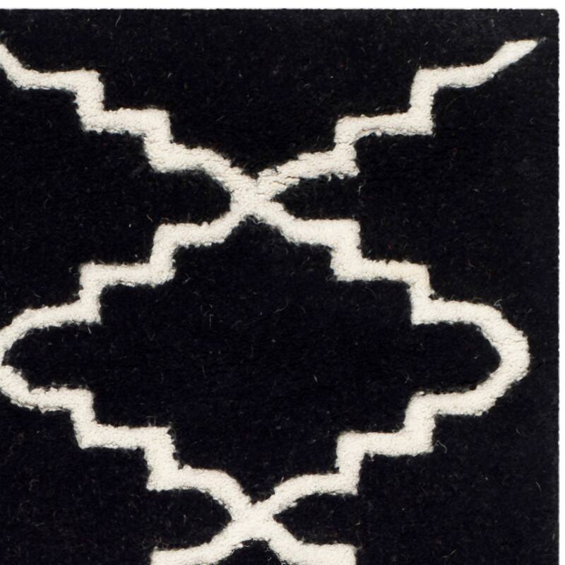 SAFAVIEH Handmade Chatham Carlota Modern Moroccan Wool Rug
