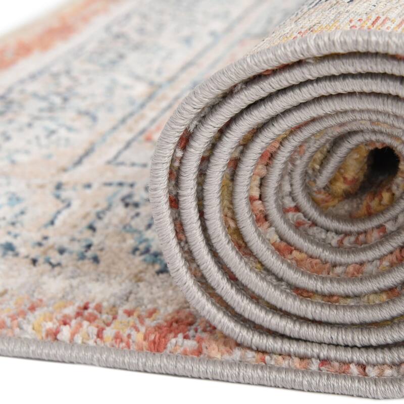 Traditional Nixa Collection Area Rug