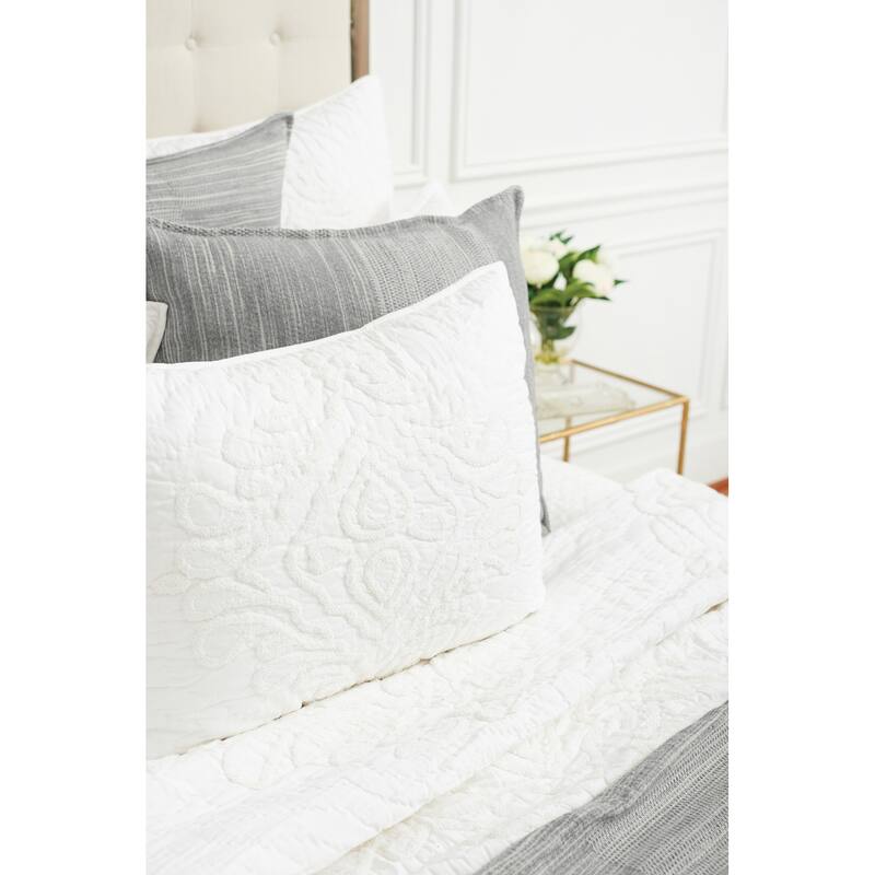 Shyla Dove Queen Quilt