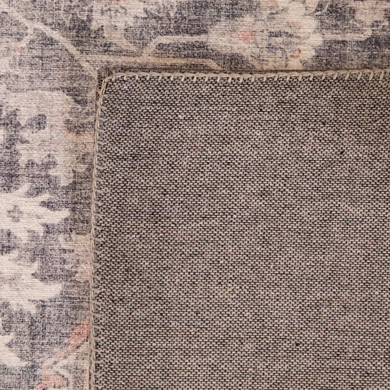 Sevim Traditional Area Rug