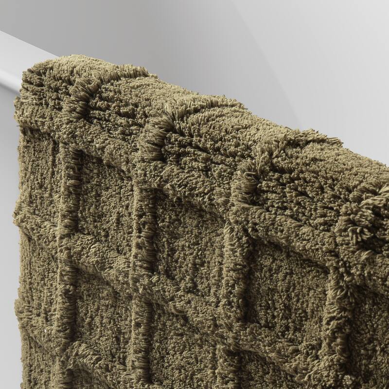 J. Queen New York Cameron Tufted Bath Rug