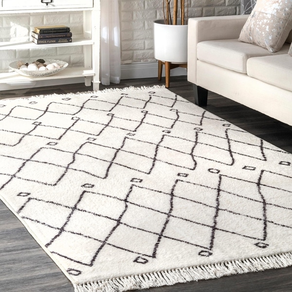 nuLOOM Ivory Contemporary Cabin Diamond Moroccan Tassel Area Rug. Opens flyout.